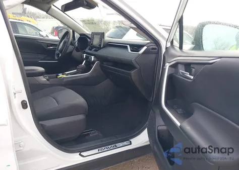 2022 Toyota Rav4 Xle z USA, uszkodzony, nr VIN 2T3P1RFV0NW295400